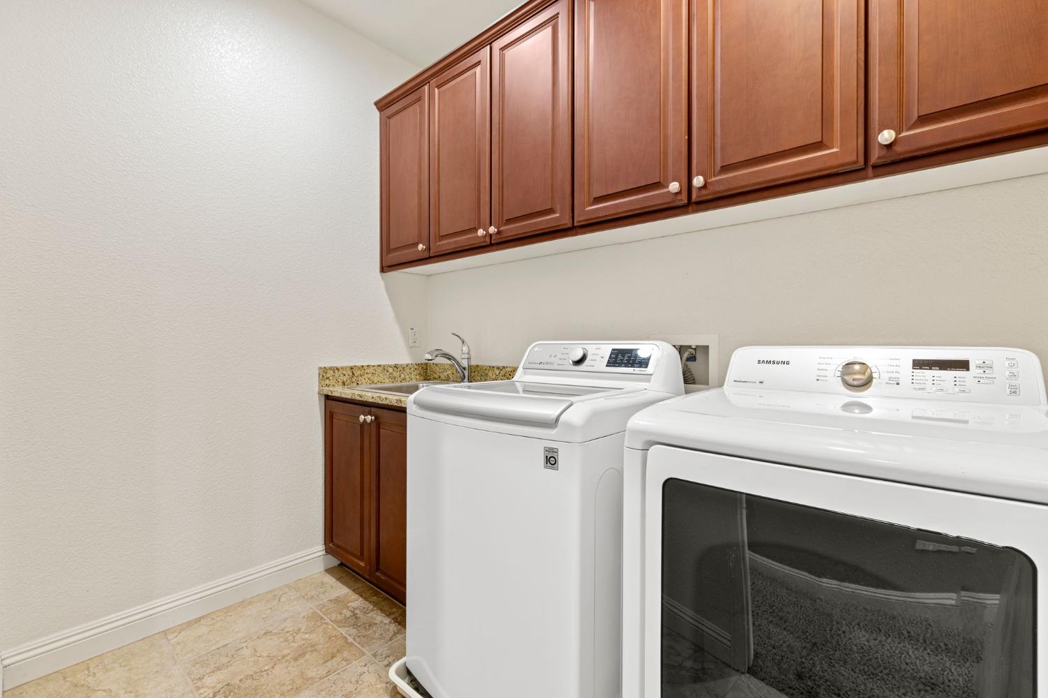 2717 Dana Loop
