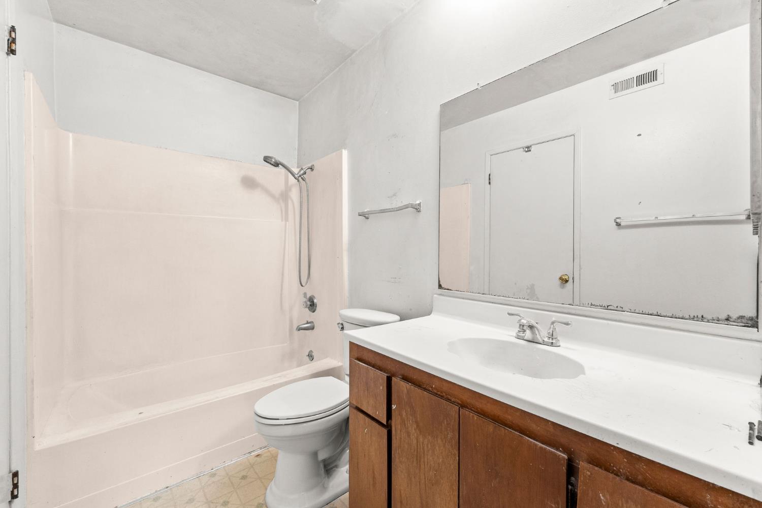 5113 Greenberry Drive