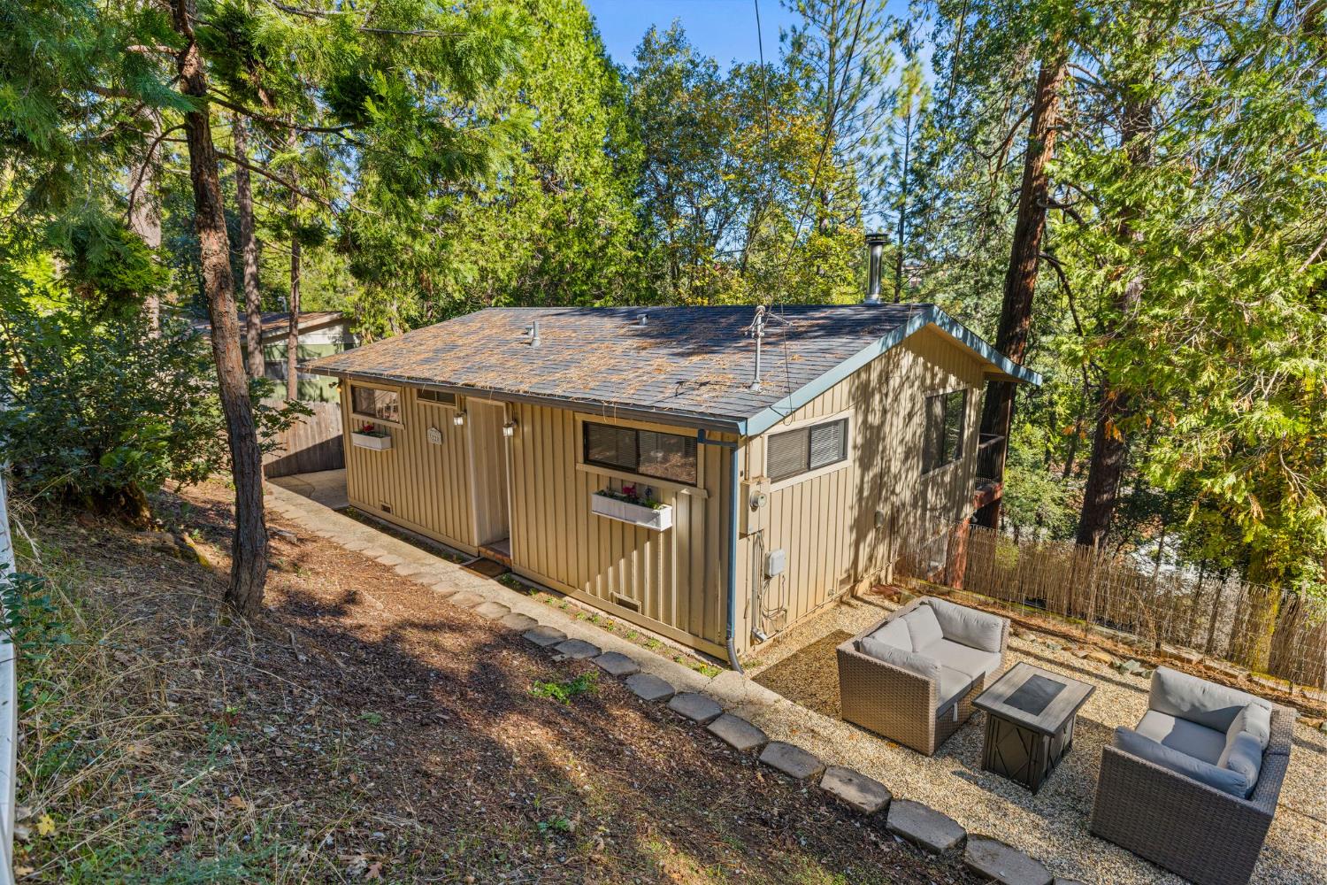 3220 Naomi Way