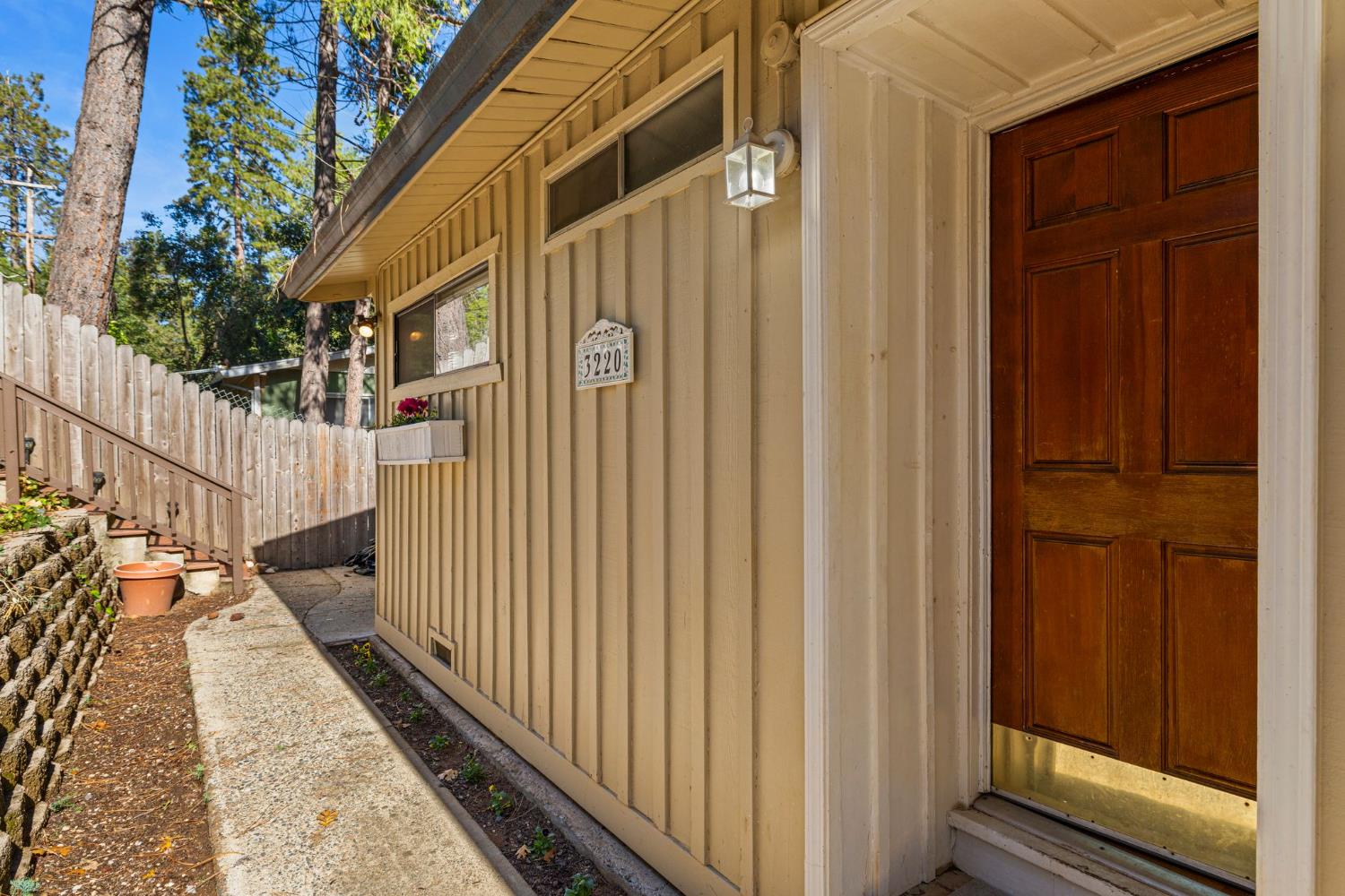 3220 Naomi Way