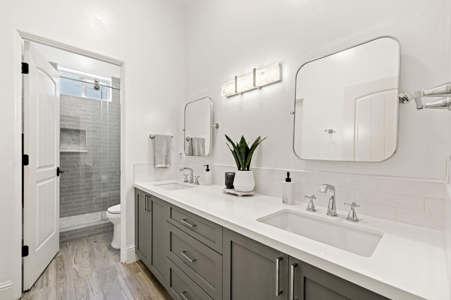 2001 Salmon Valley Lane