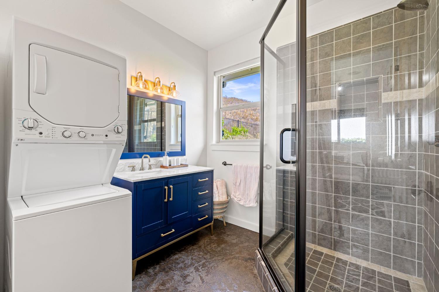 2001 Salmon Valley Lane