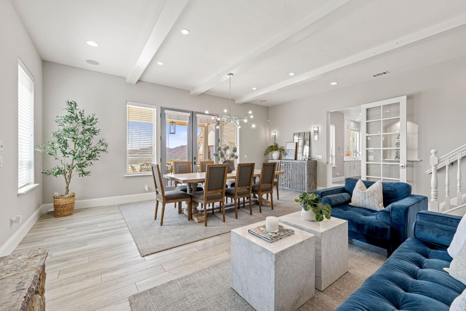 2001 Salmon Valley Lane