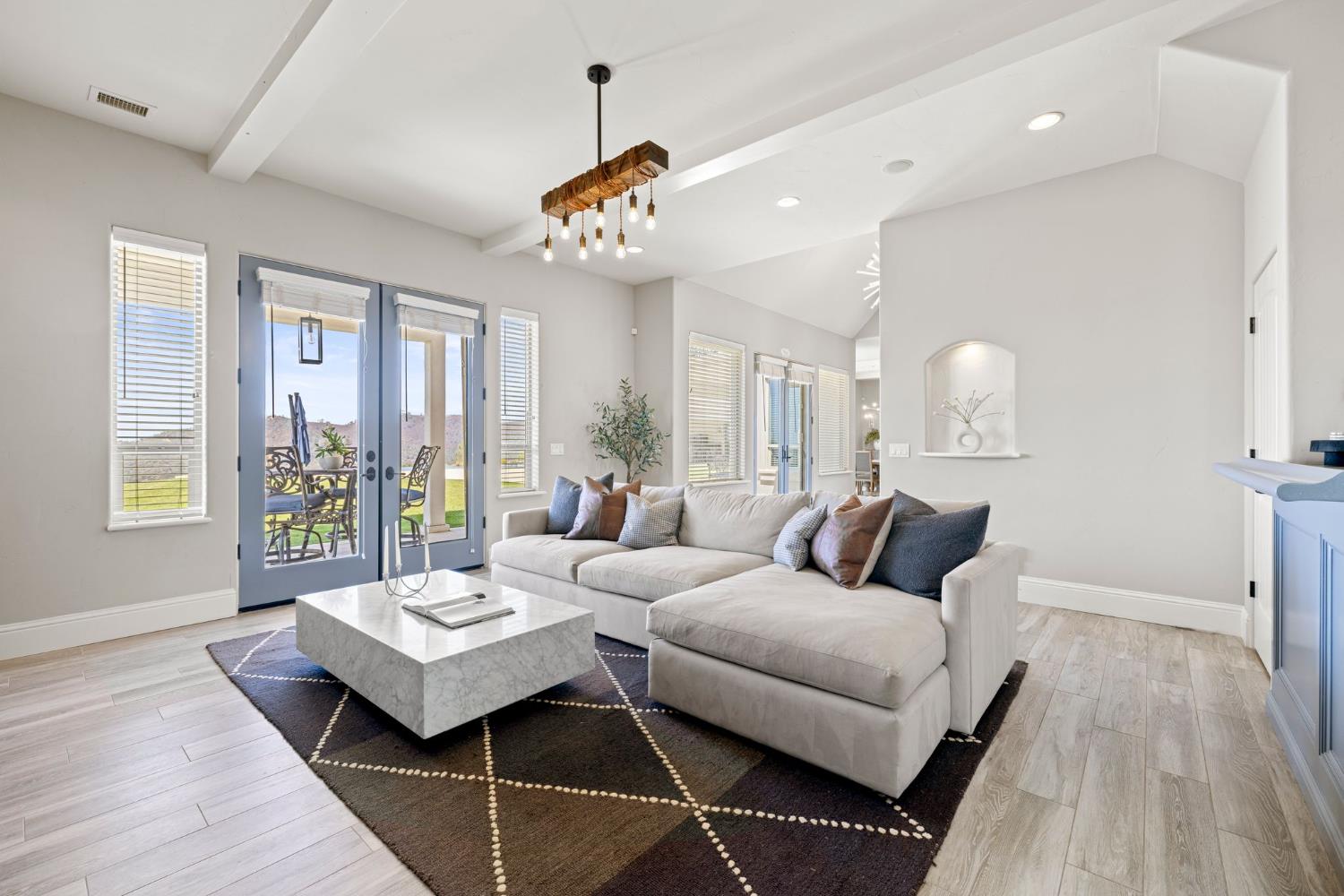 2001 Salmon Valley Lane