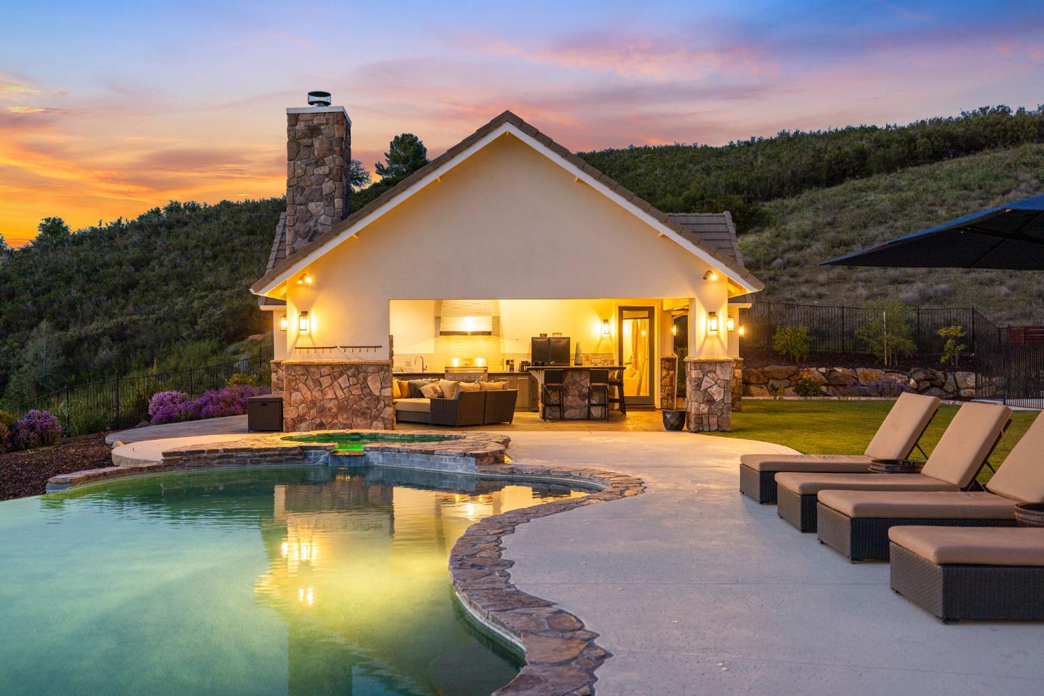 2001 Salmon Valley Lane