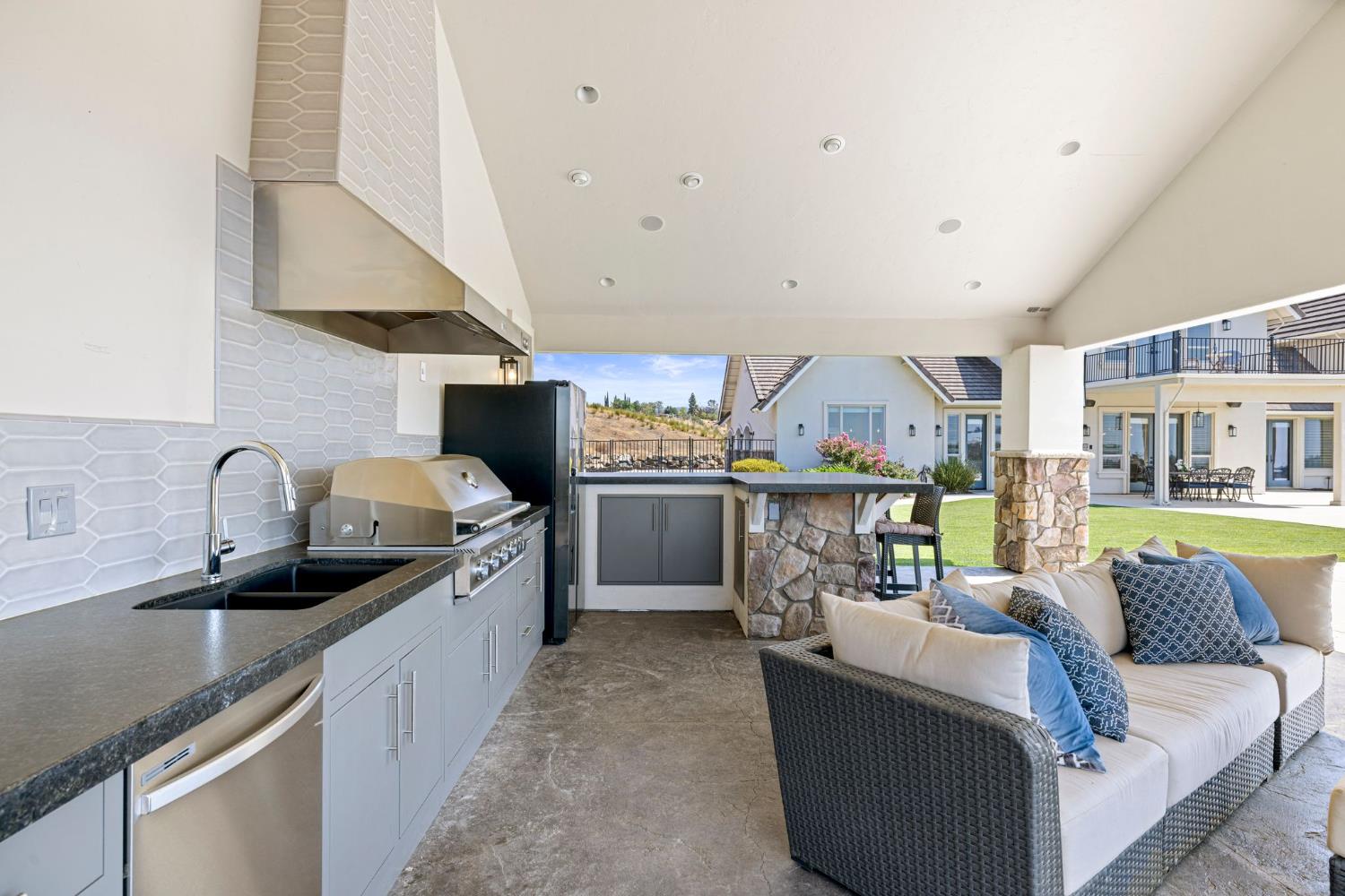 2001 Salmon Valley Lane