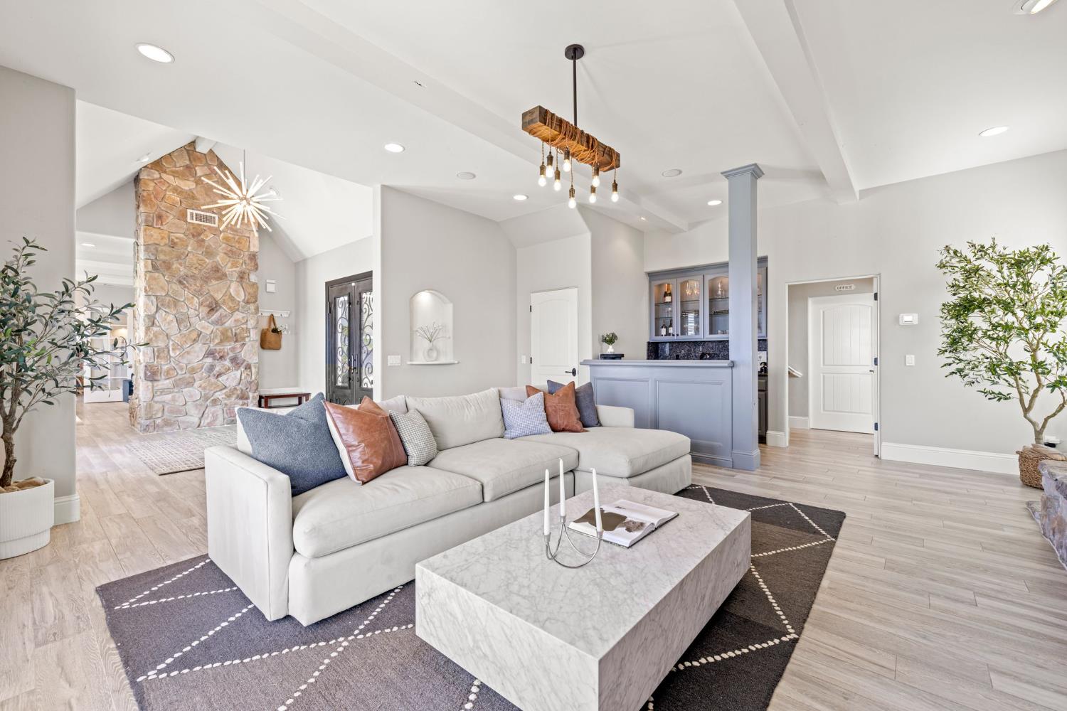 2001 Salmon Valley Lane