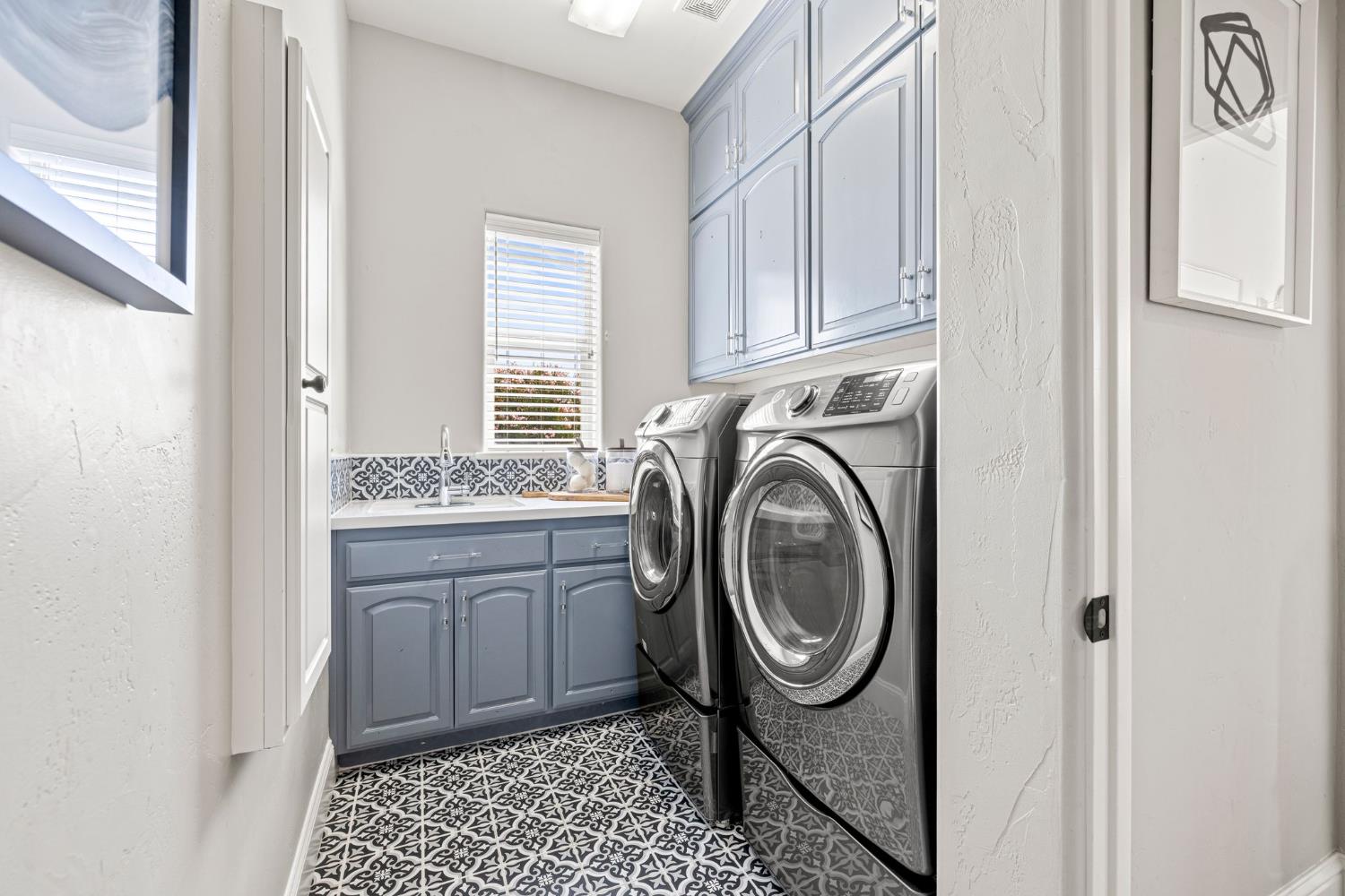 2001 Salmon Valley Lane