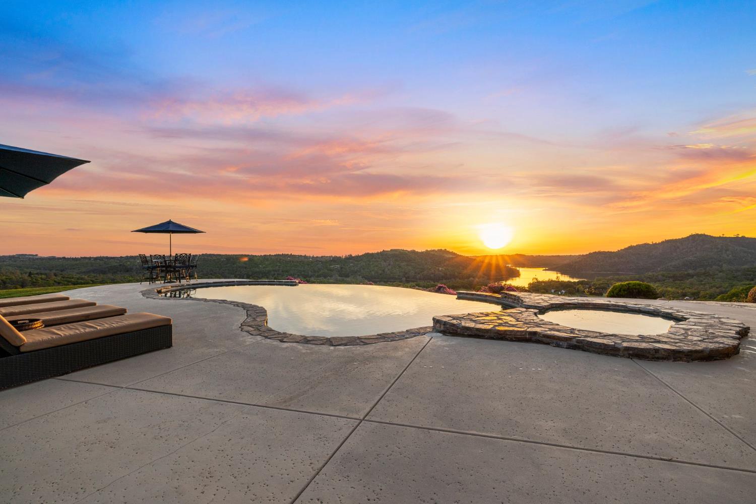 2001 Salmon Valley Lane