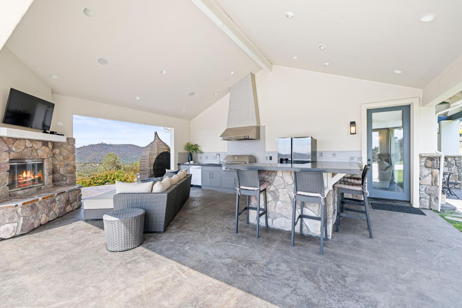 2001 Salmon Valley Lane