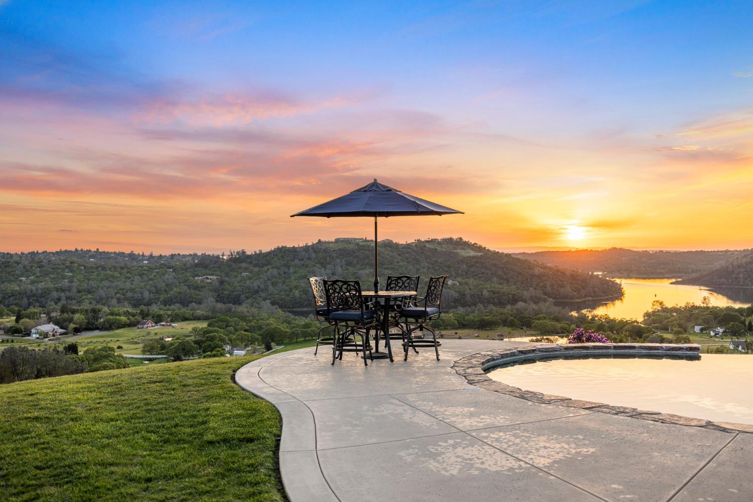 2001 Salmon Valley Lane