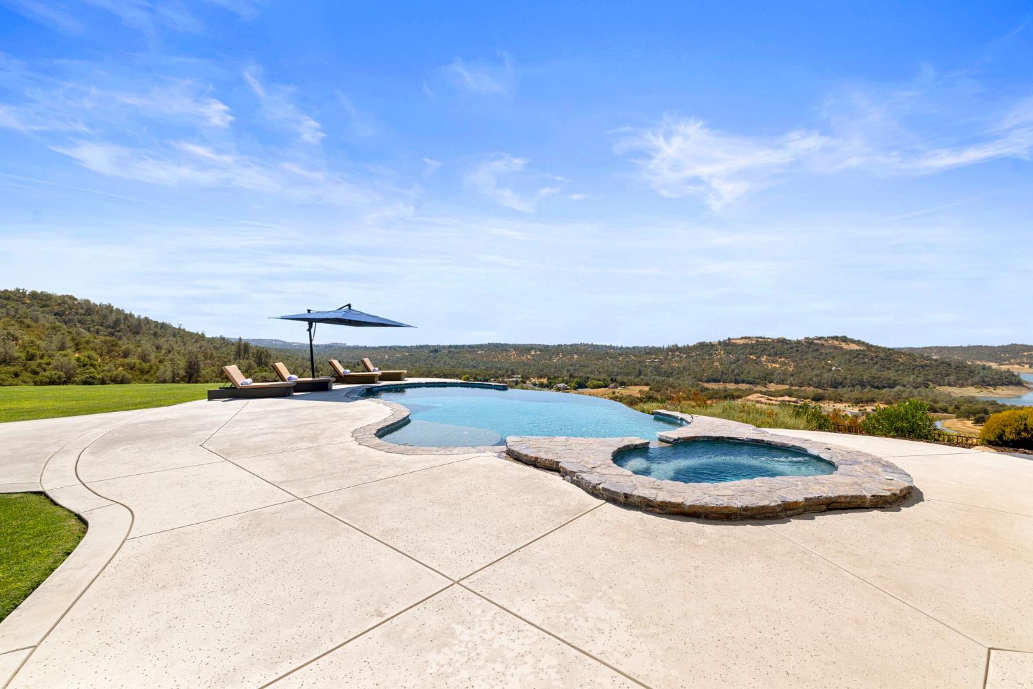 2001 Salmon Valley Lane