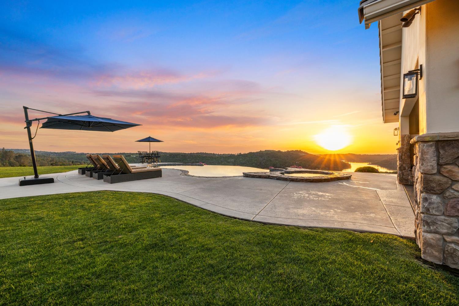 2001 Salmon Valley Lane