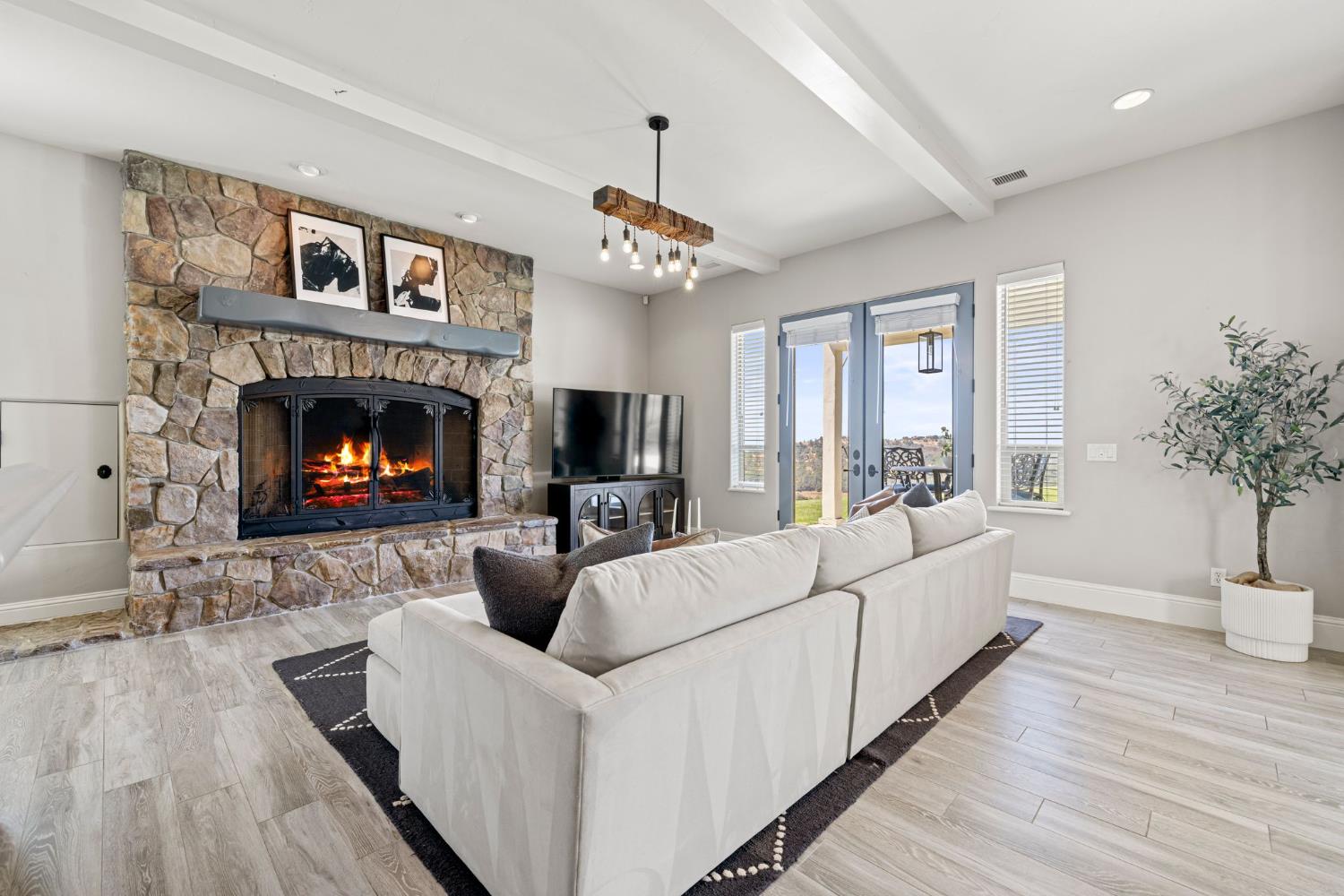 2001 Salmon Valley Lane