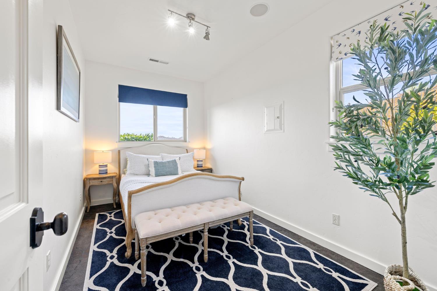 2001 Salmon Valley Lane