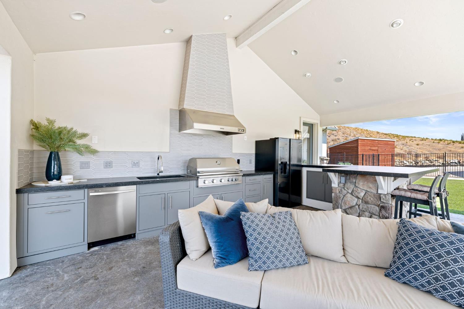 2001 Salmon Valley Lane