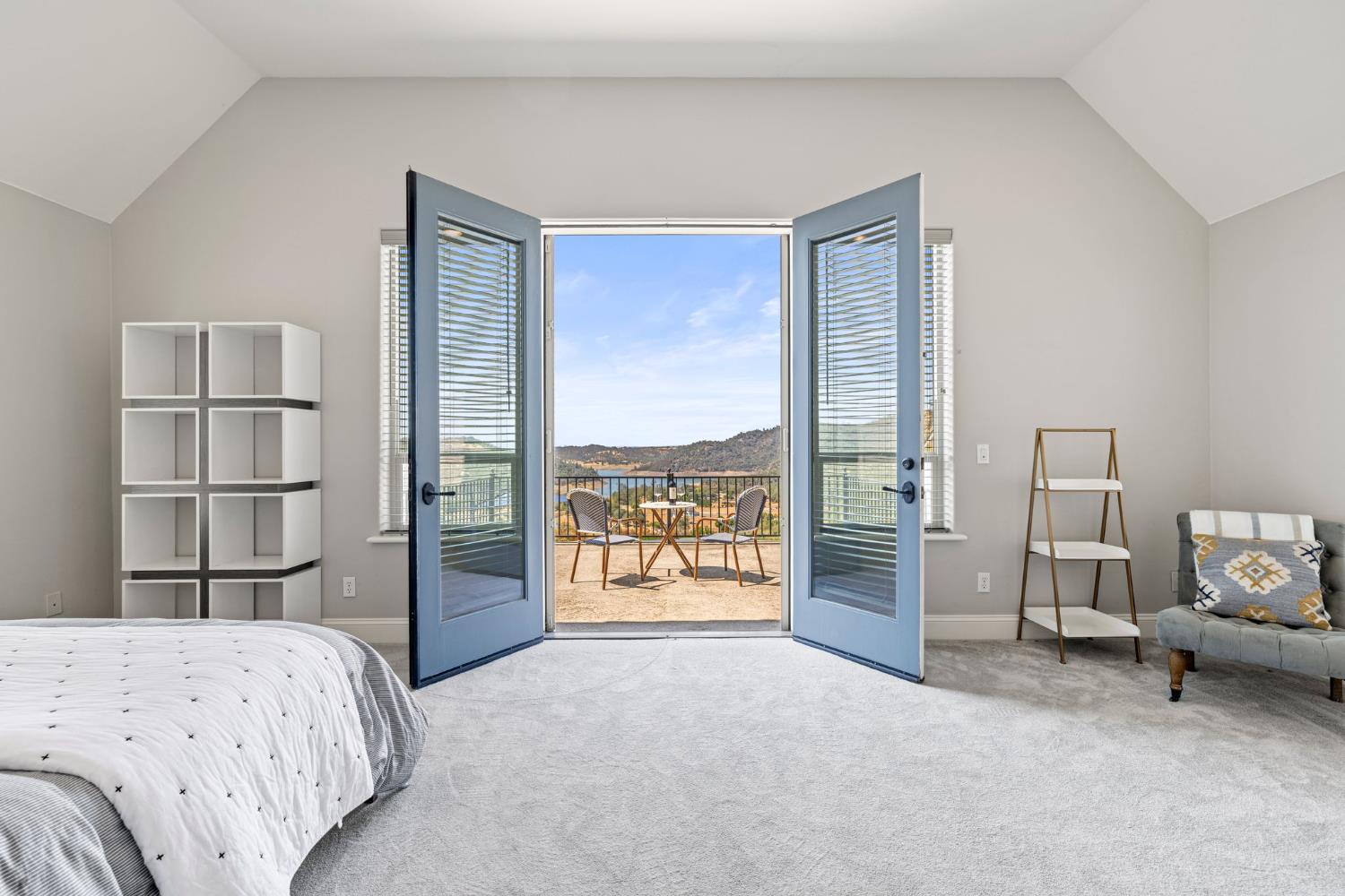 2001 Salmon Valley Lane