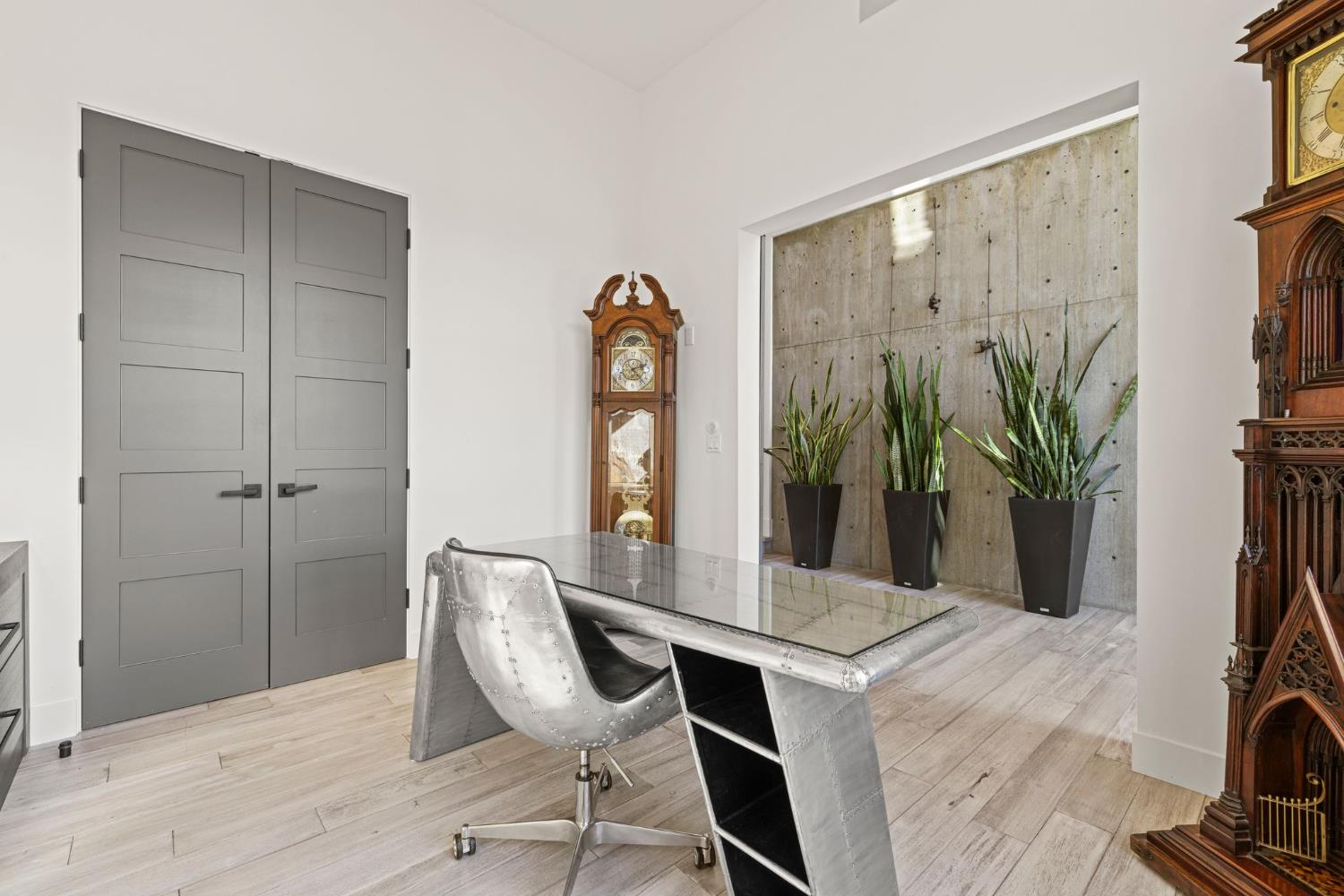 4573 Greenview Drive