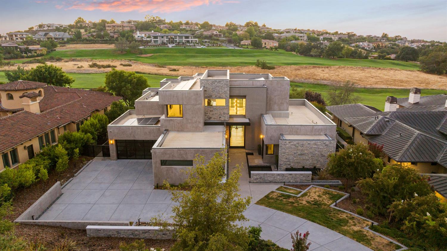 4573 Greenview Drive