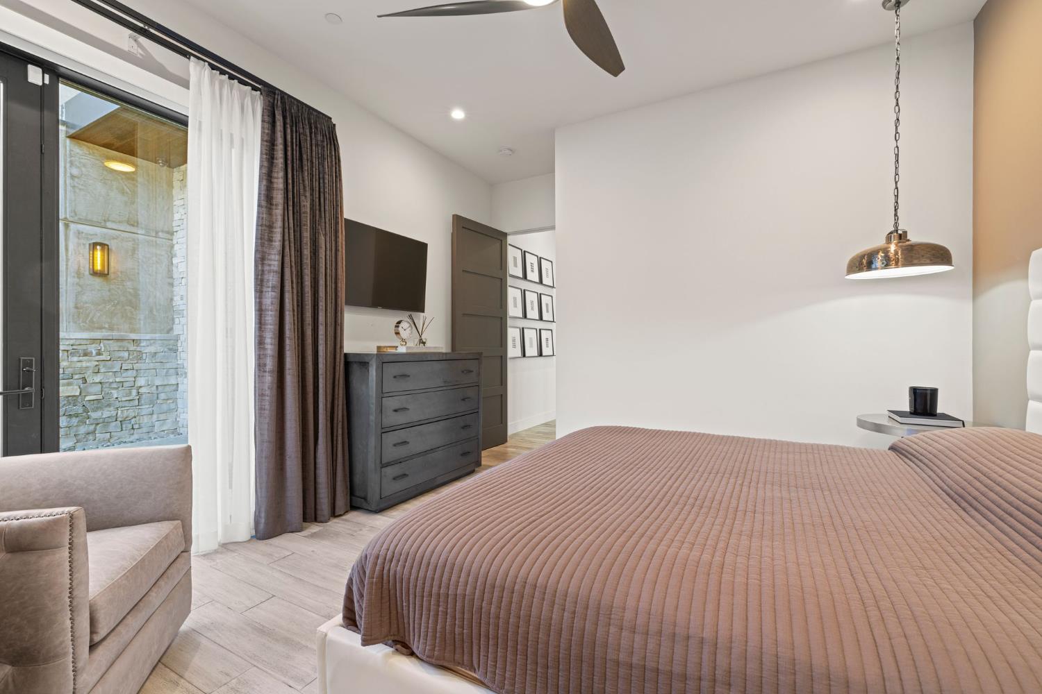 4573 Greenview Drive