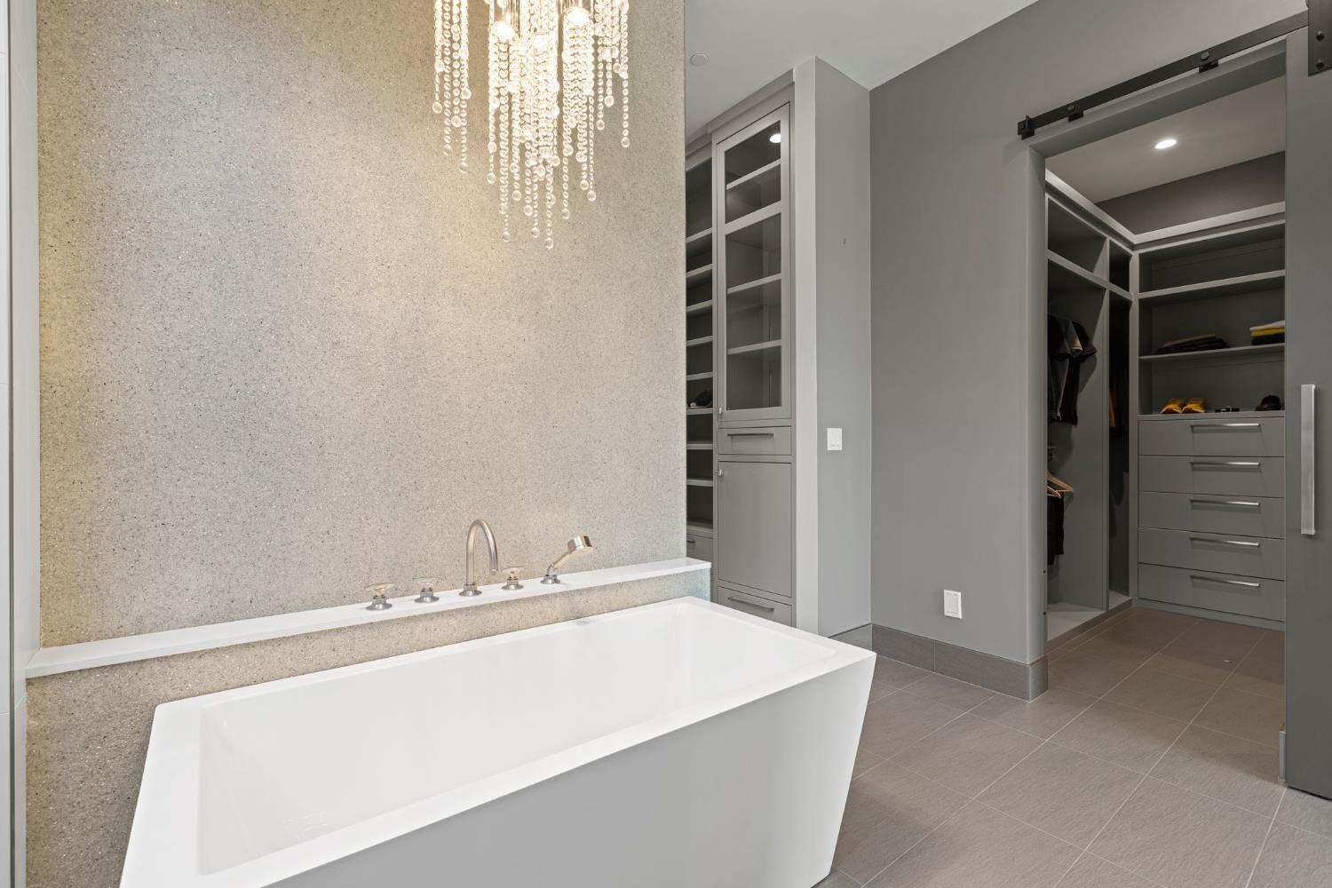 4573 Greenview Drive