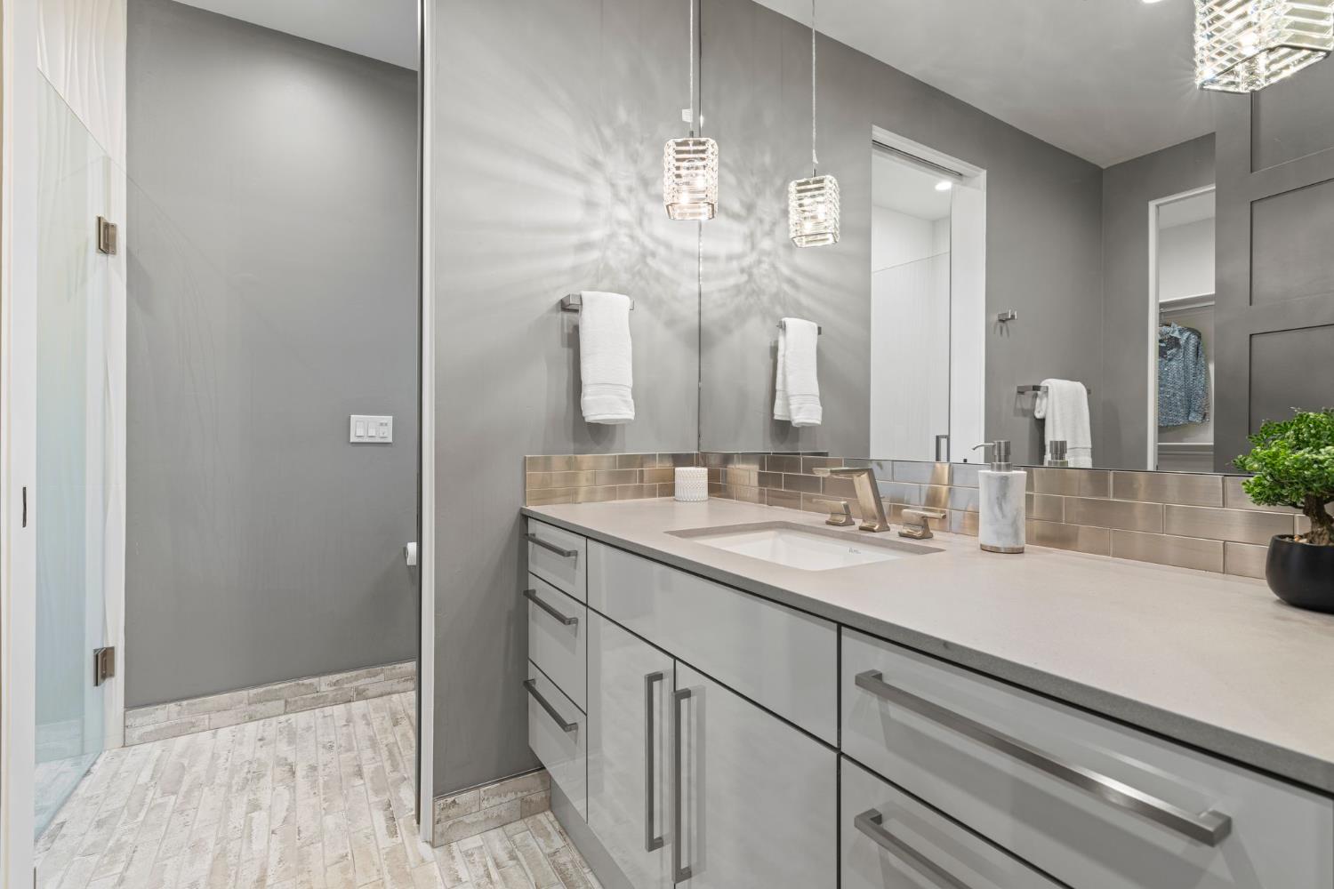 4573 Greenview Drive