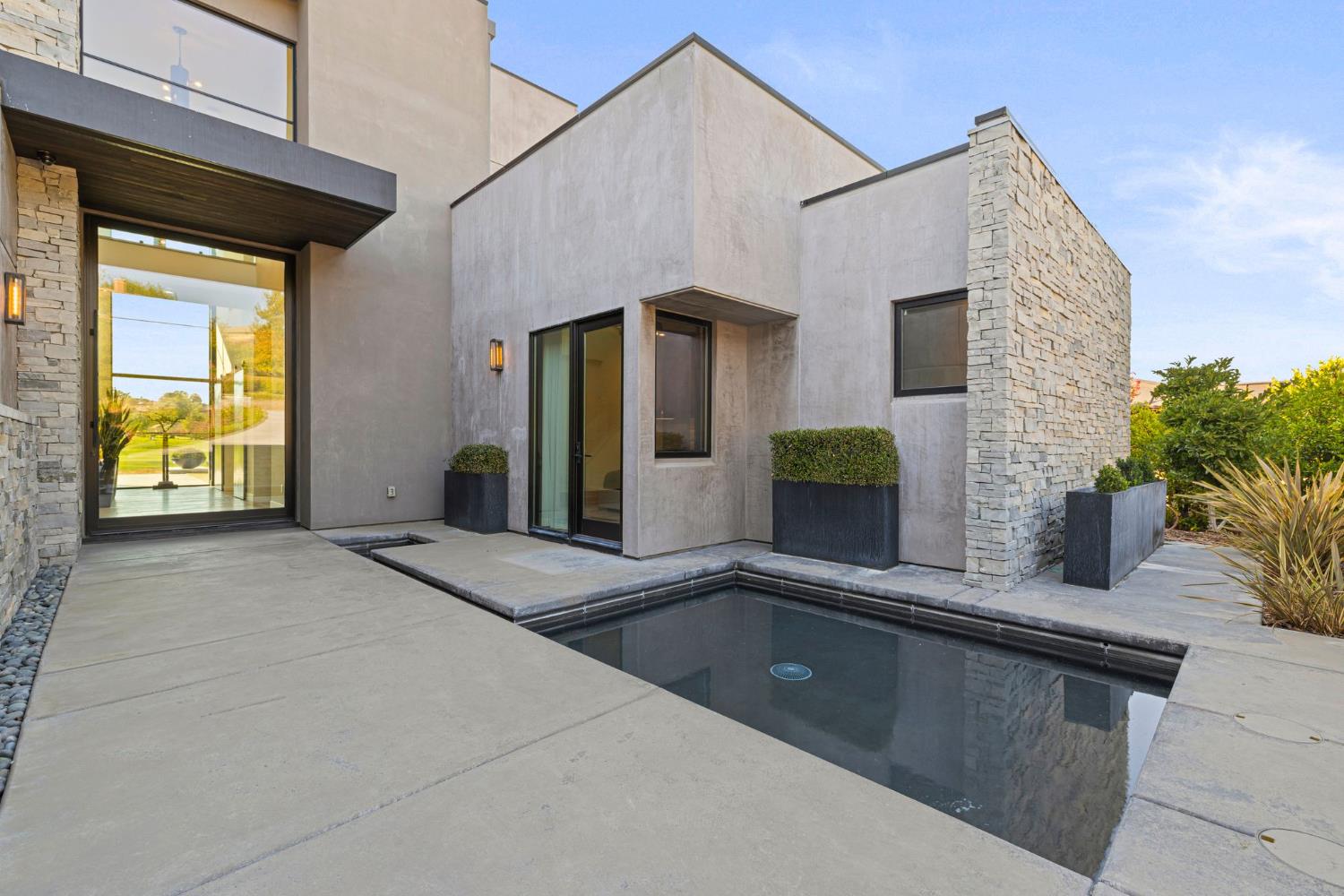 4573 Greenview Drive