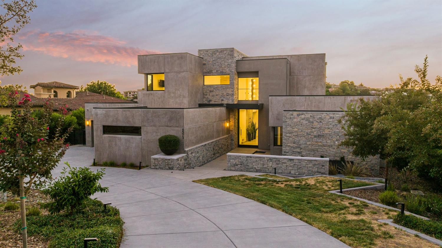 4573 Greenview Drive