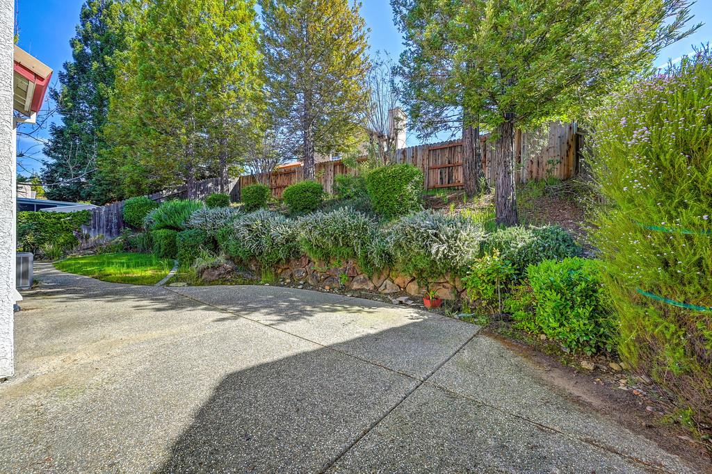 433 Ellis Circle
