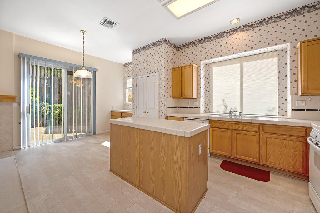 433 Ellis Circle