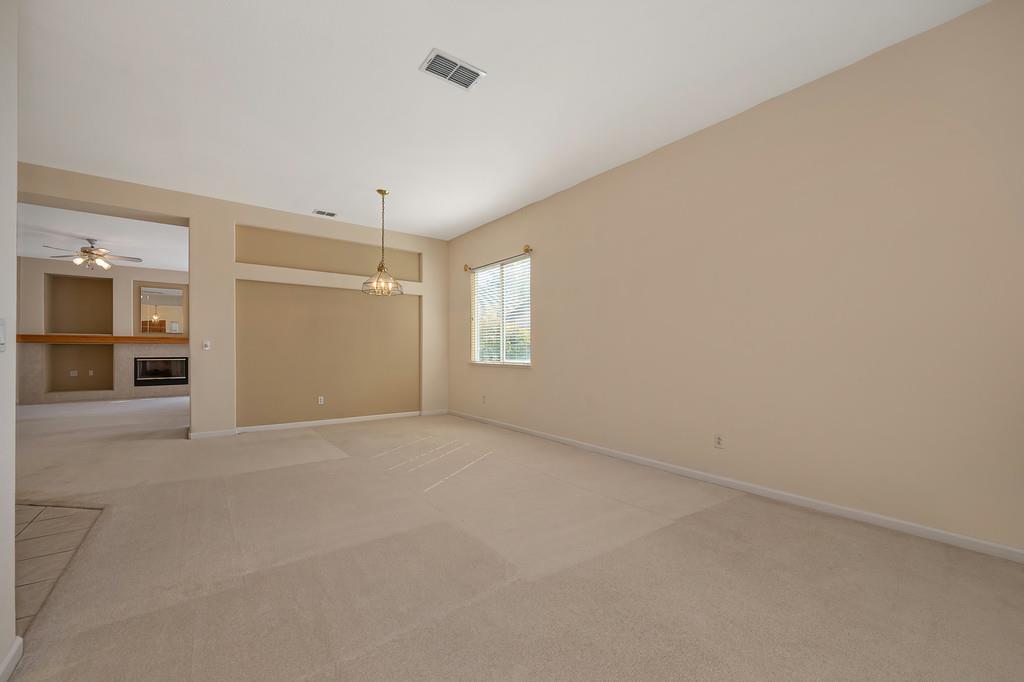 433 Ellis Circle