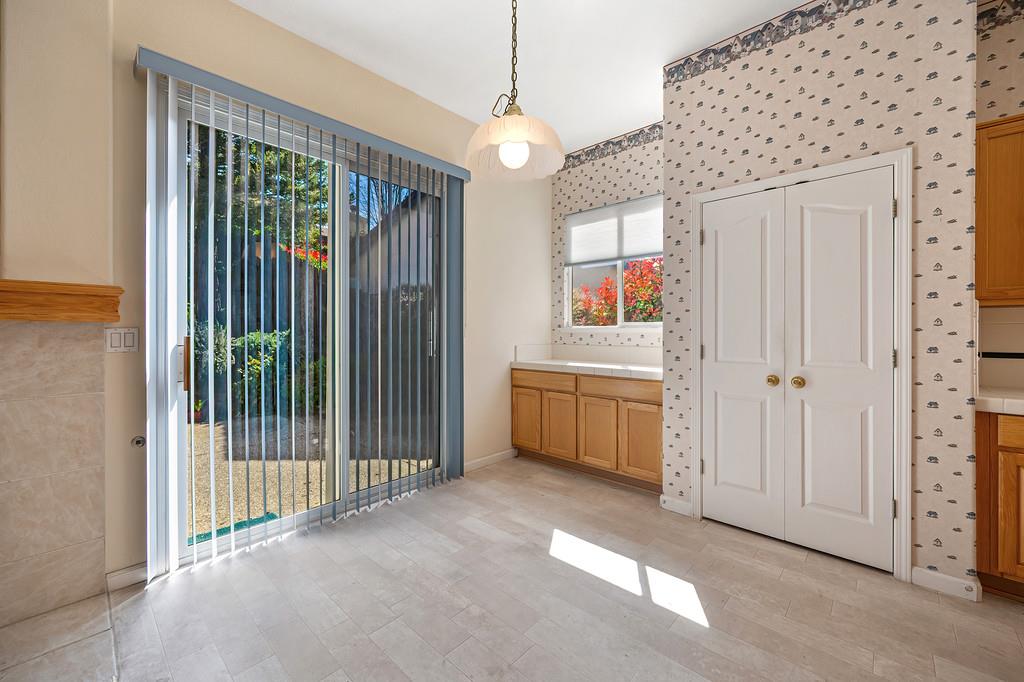 433 Ellis Circle