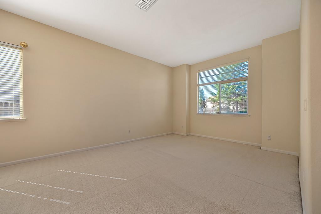 433 Ellis Circle