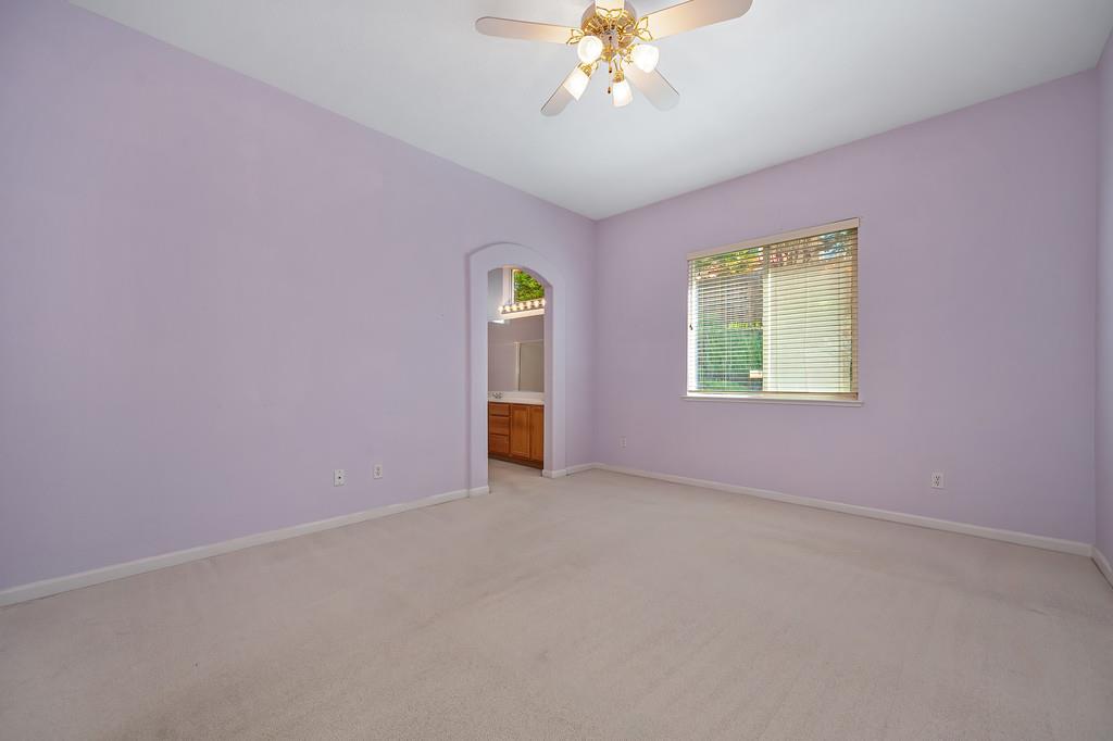 433 Ellis Circle