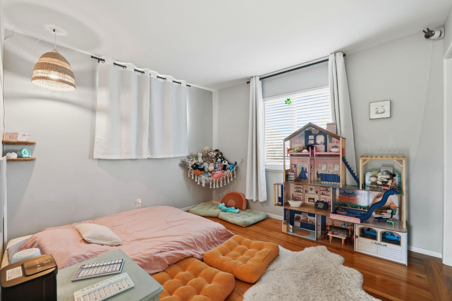 4604 Oxbow Drive