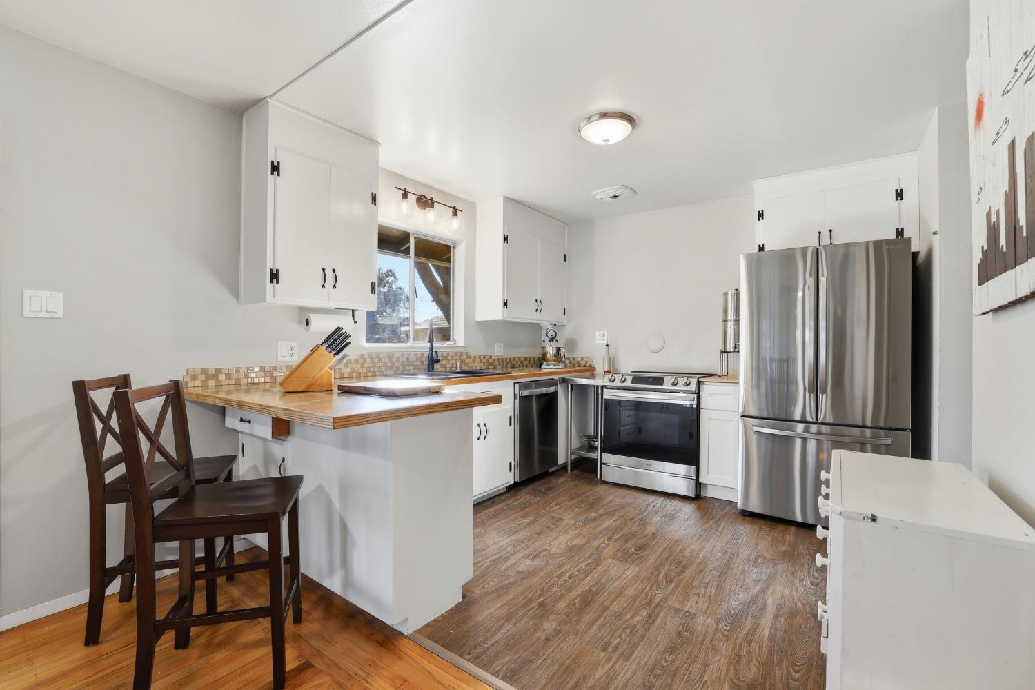 4604 Oxbow Drive