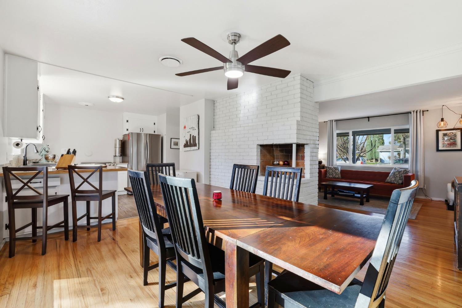 4604 Oxbow Drive