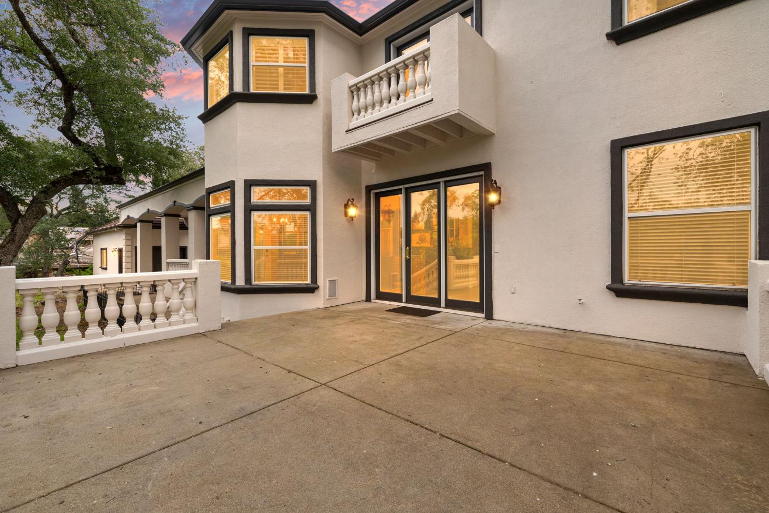 2420 Loch Way