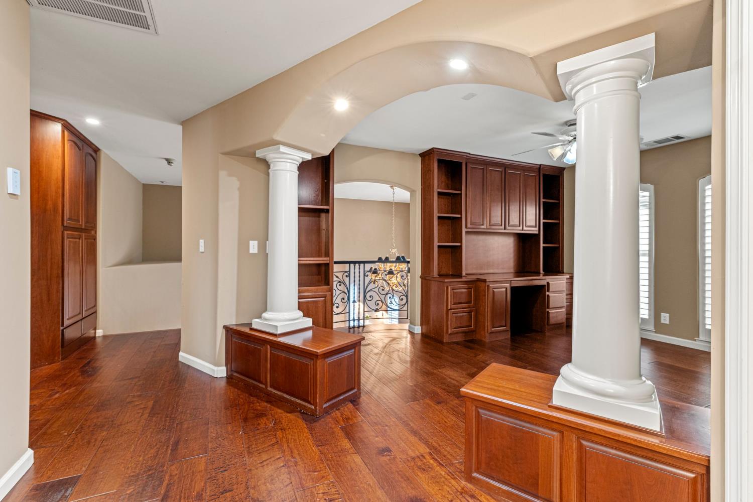 2420 Loch Way
