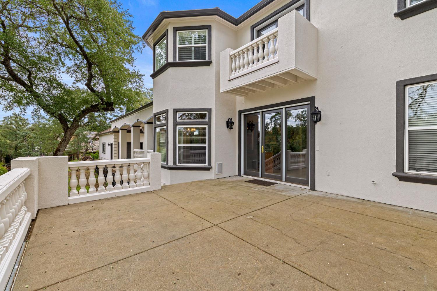 2420 Loch Way