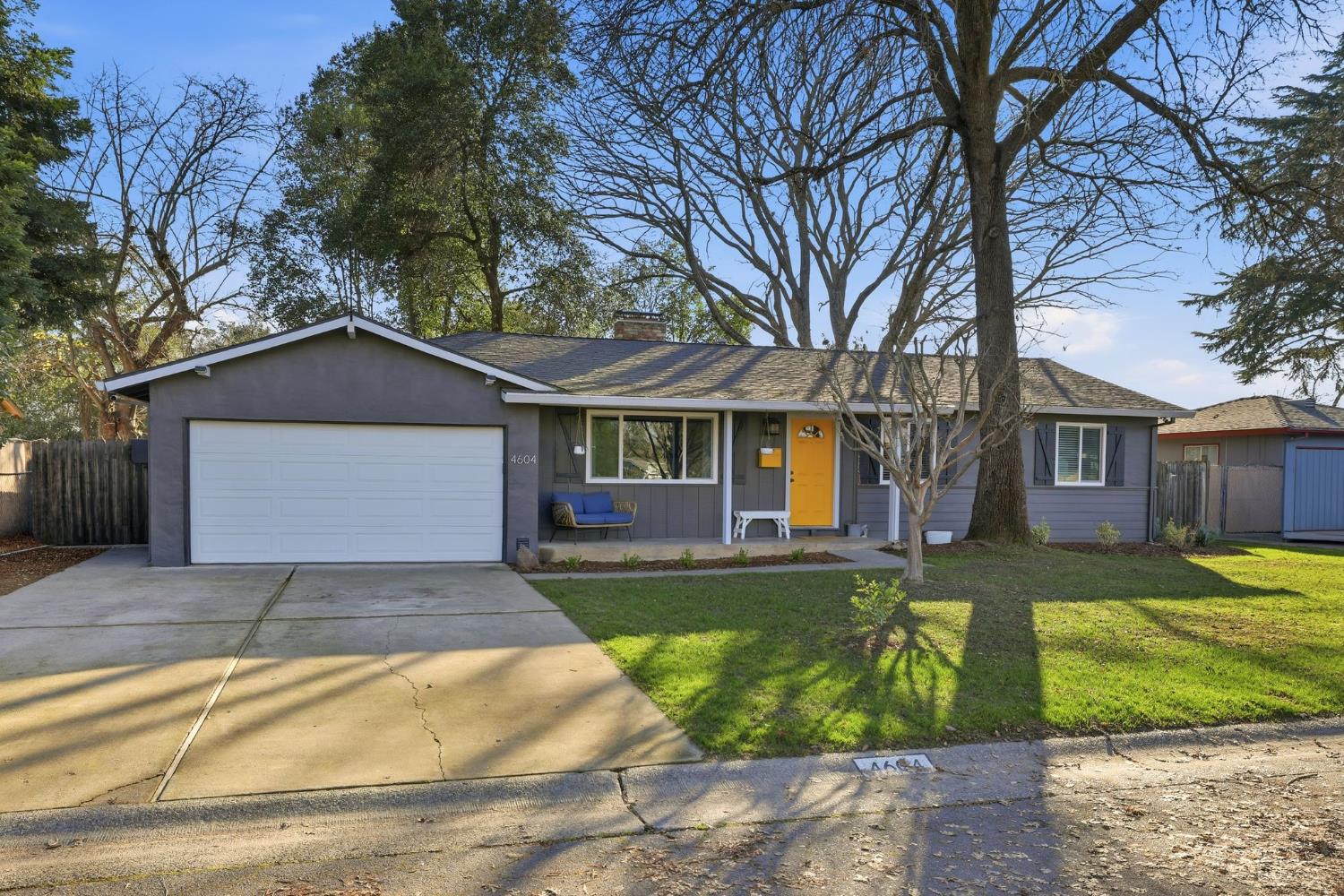 4604 Oxbow Drive