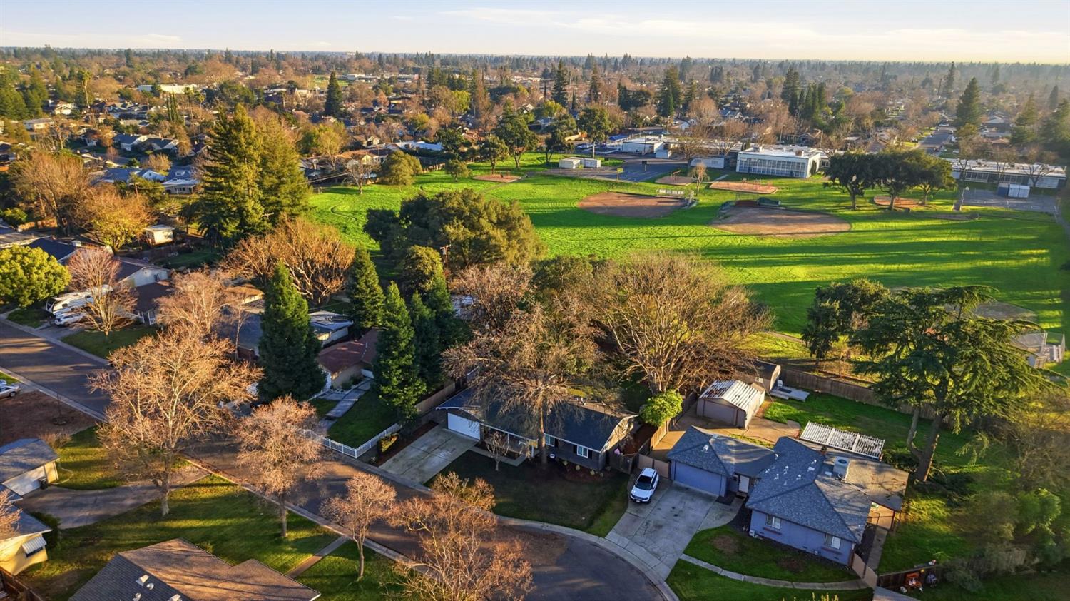 4604 Oxbow Drive