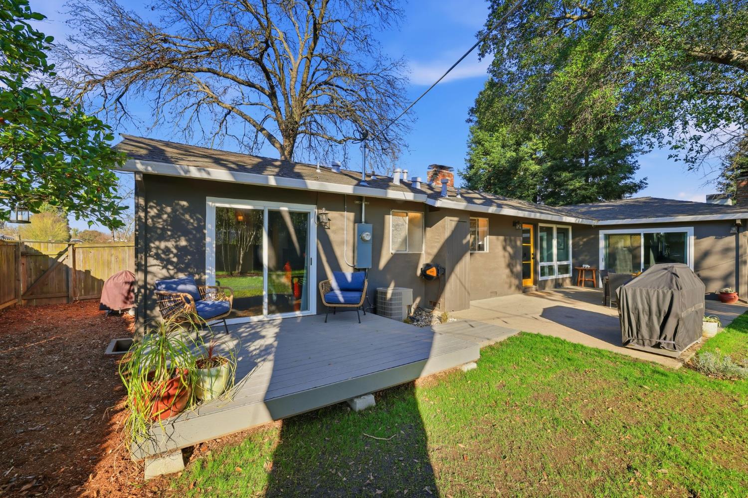 4604 Oxbow Drive