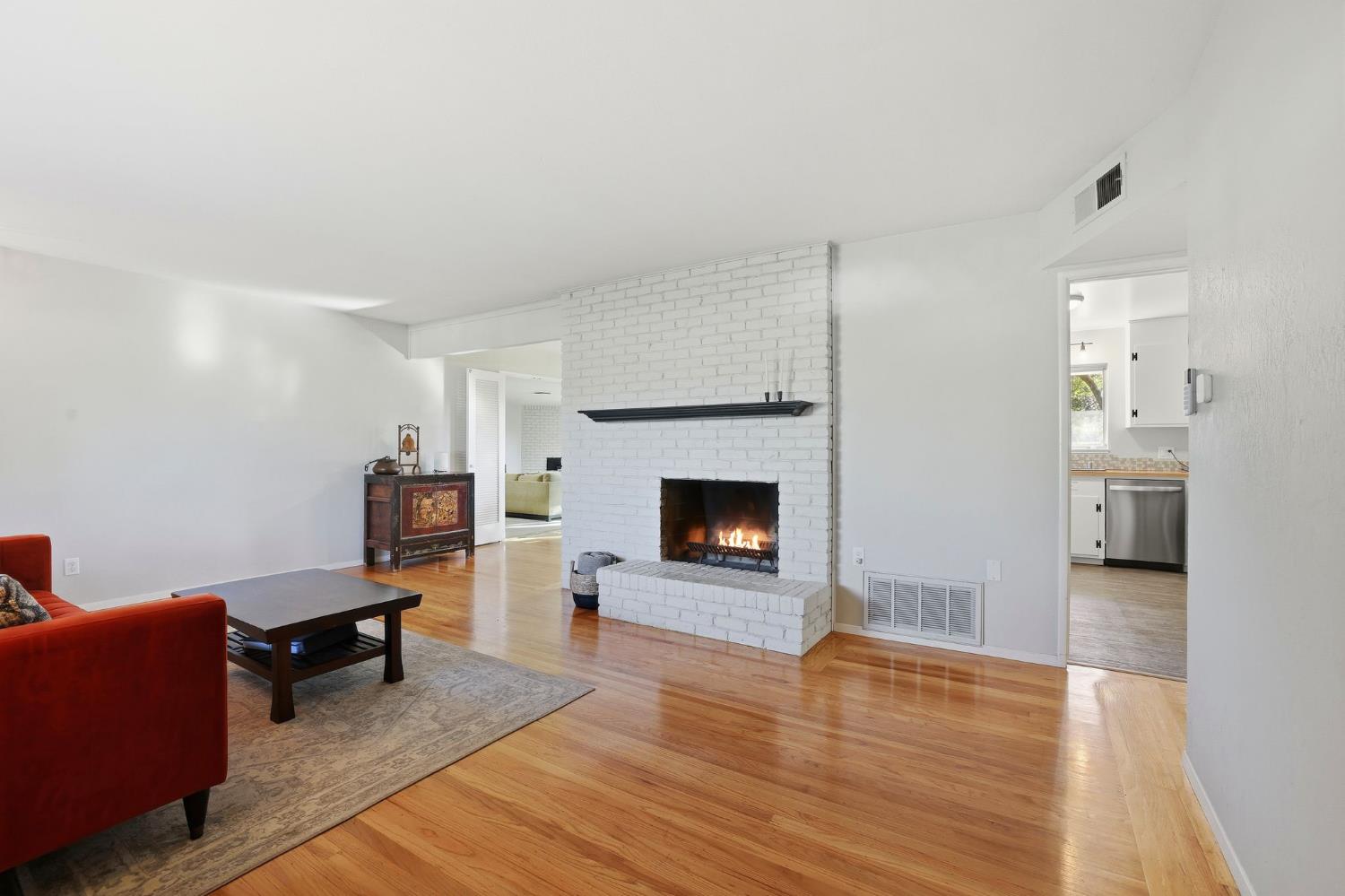 4604 Oxbow Drive