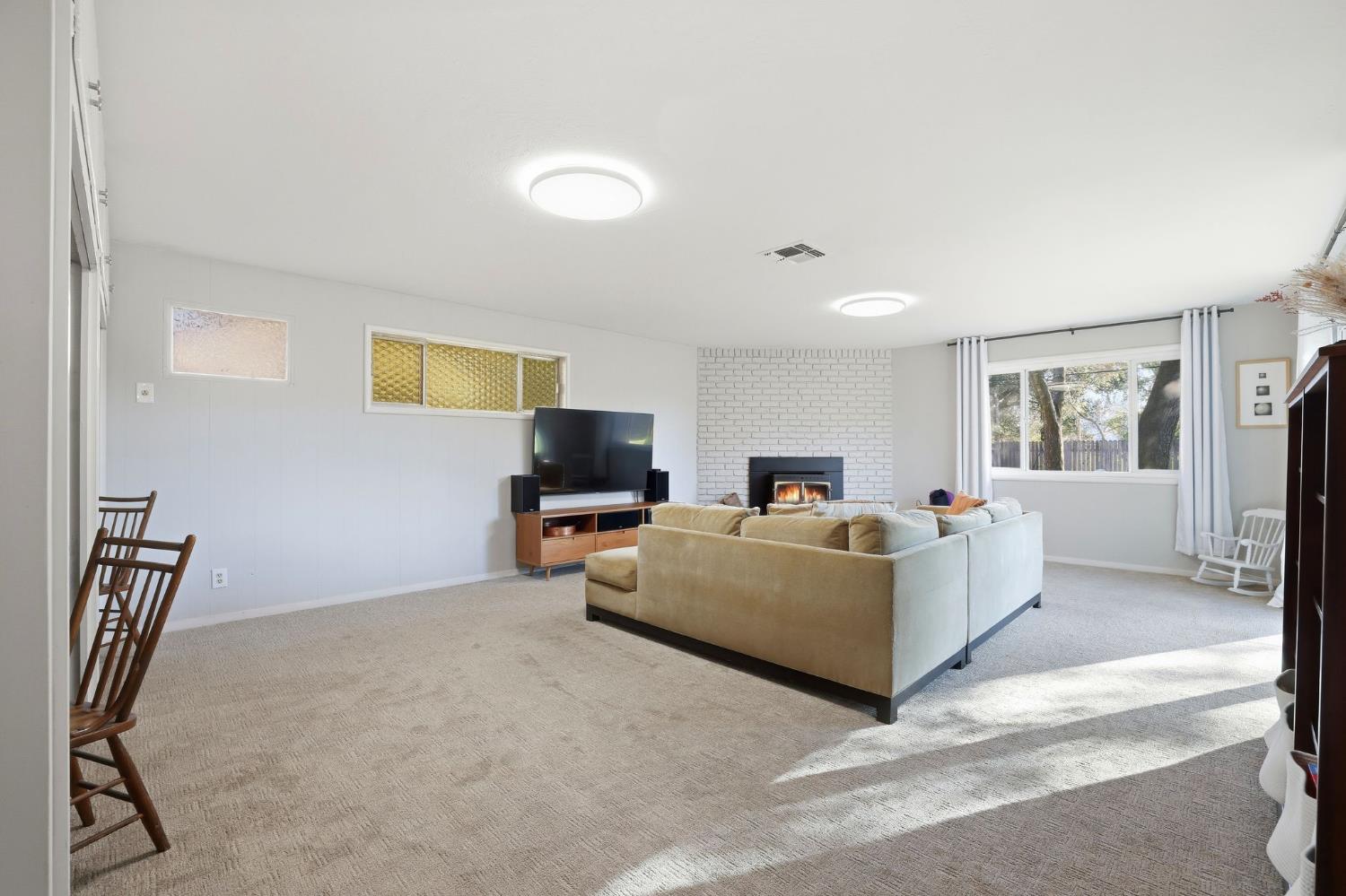 4604 Oxbow Drive