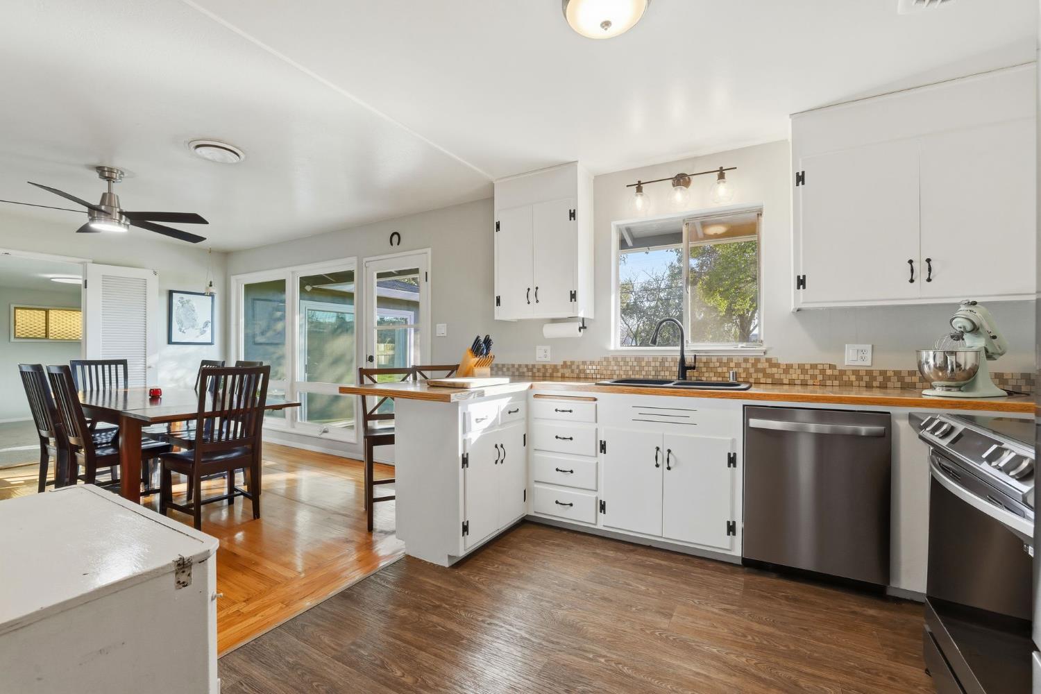 4604 Oxbow Drive