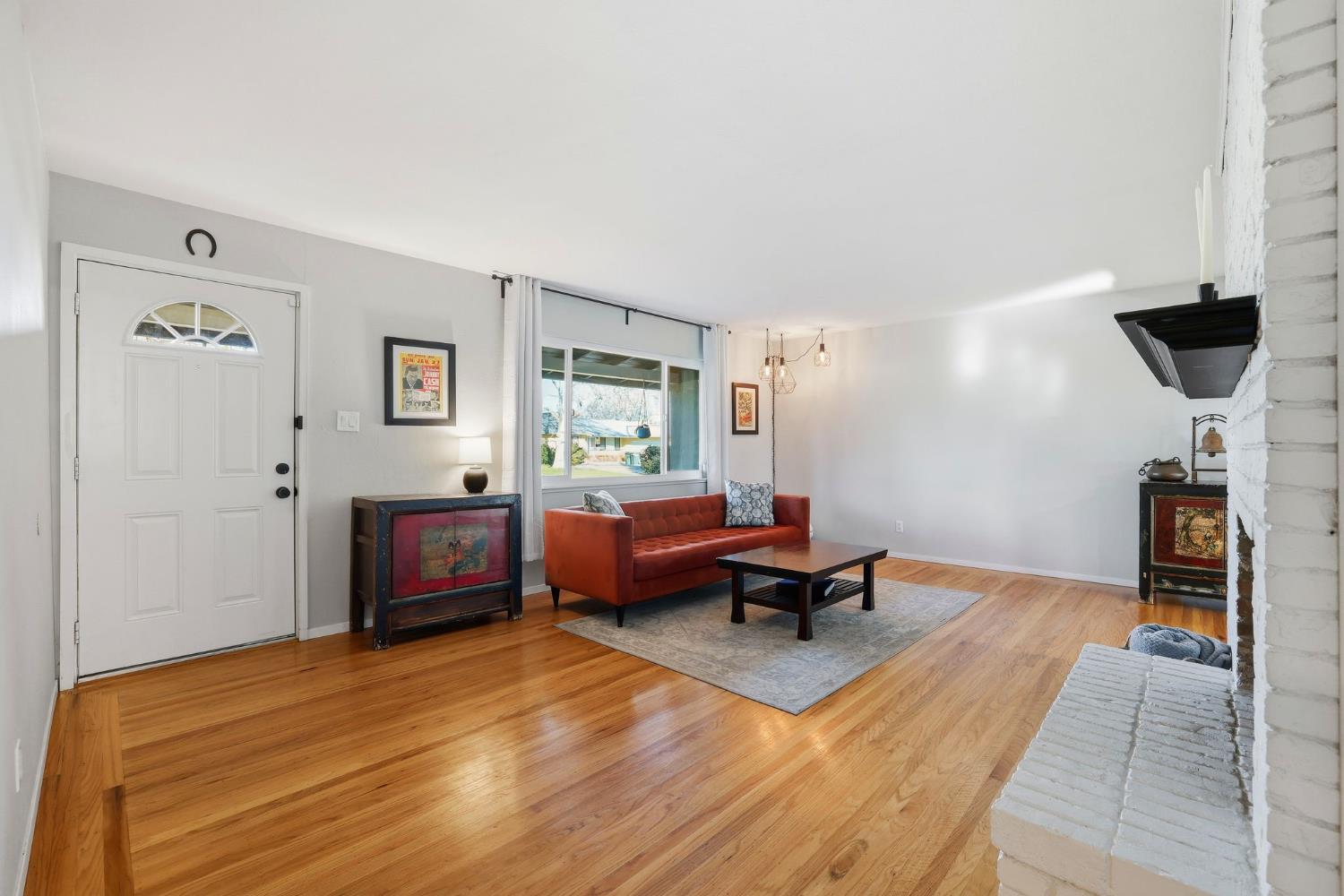 4604 Oxbow Drive