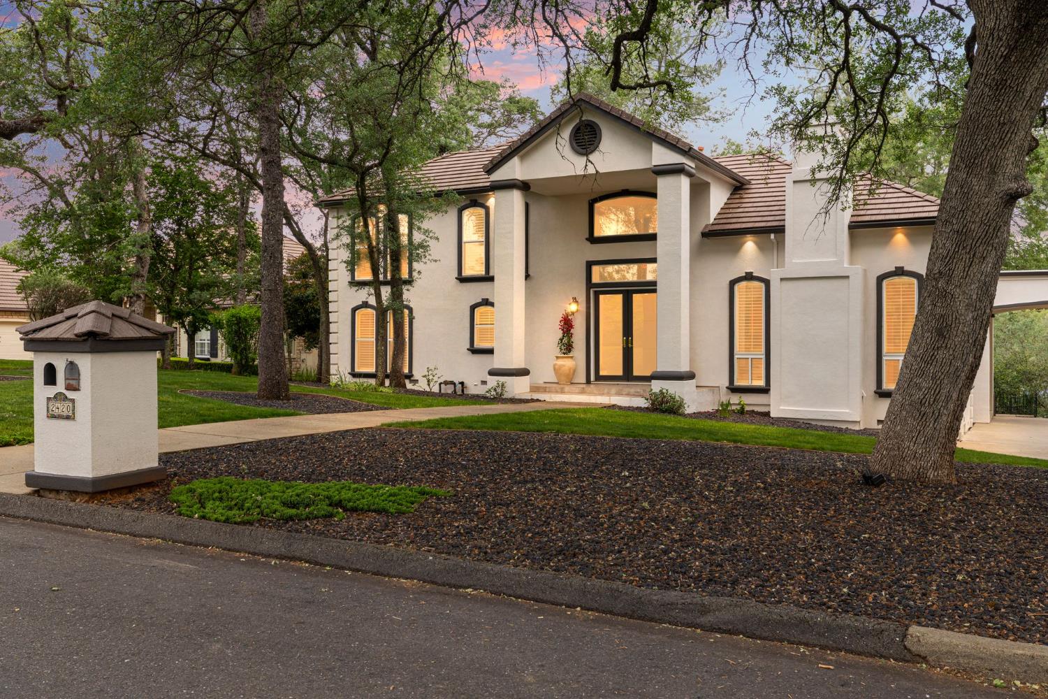 2420 Loch Way