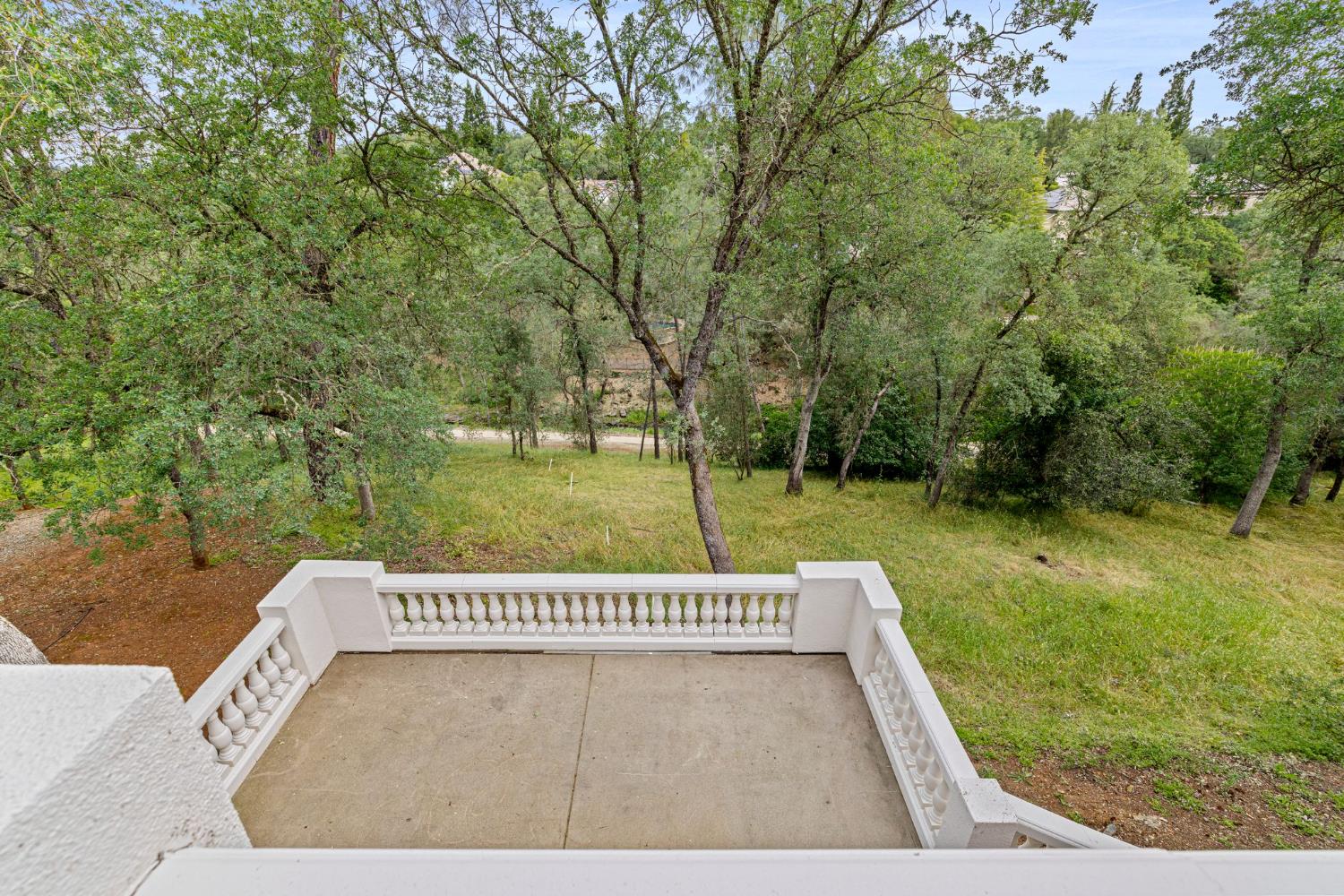2420 Loch Way