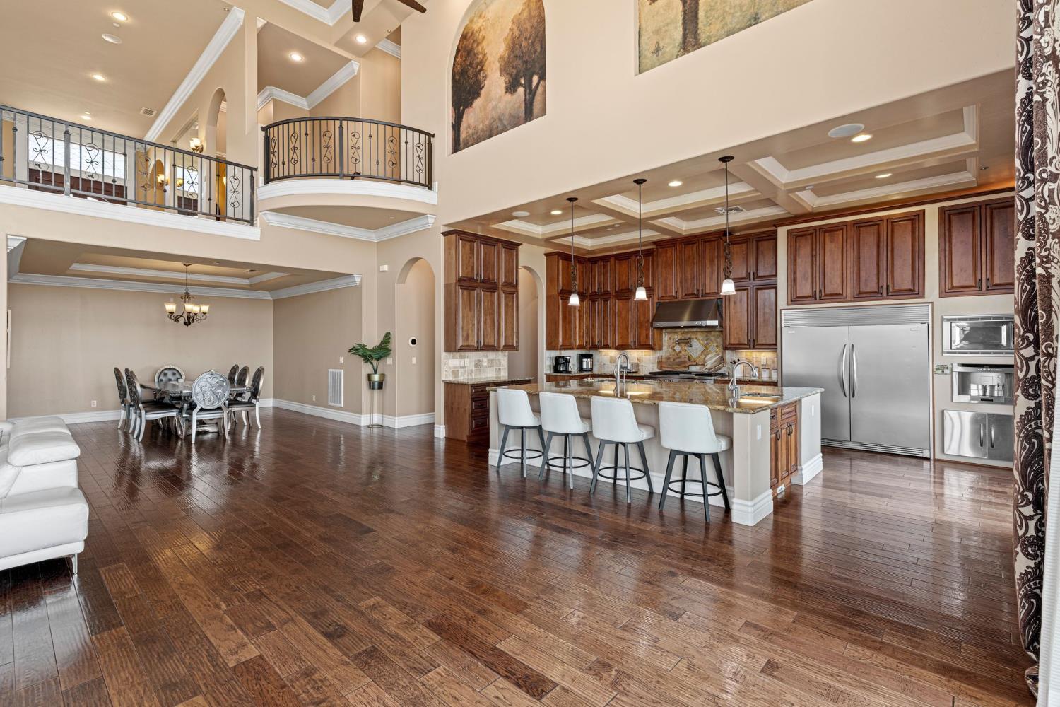 477 Serpa Way